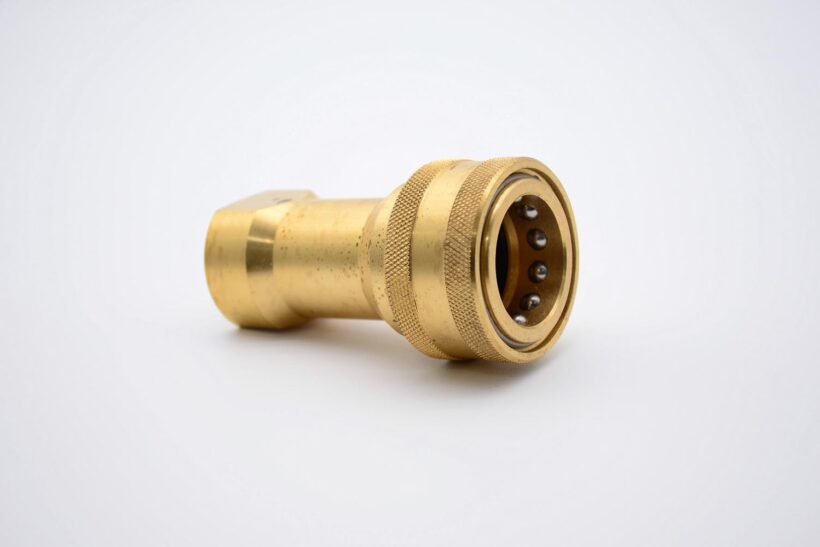 Brass ISO B Valved Socket BSP
